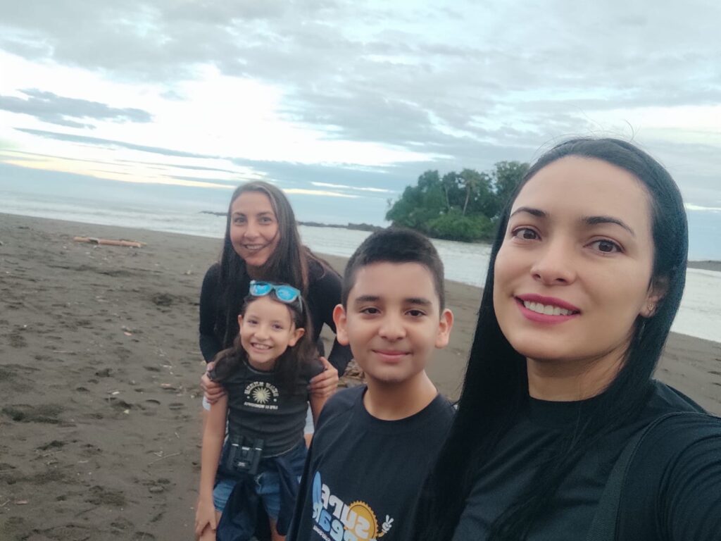 Avistamiento de Ballenas Liberación de tortugas