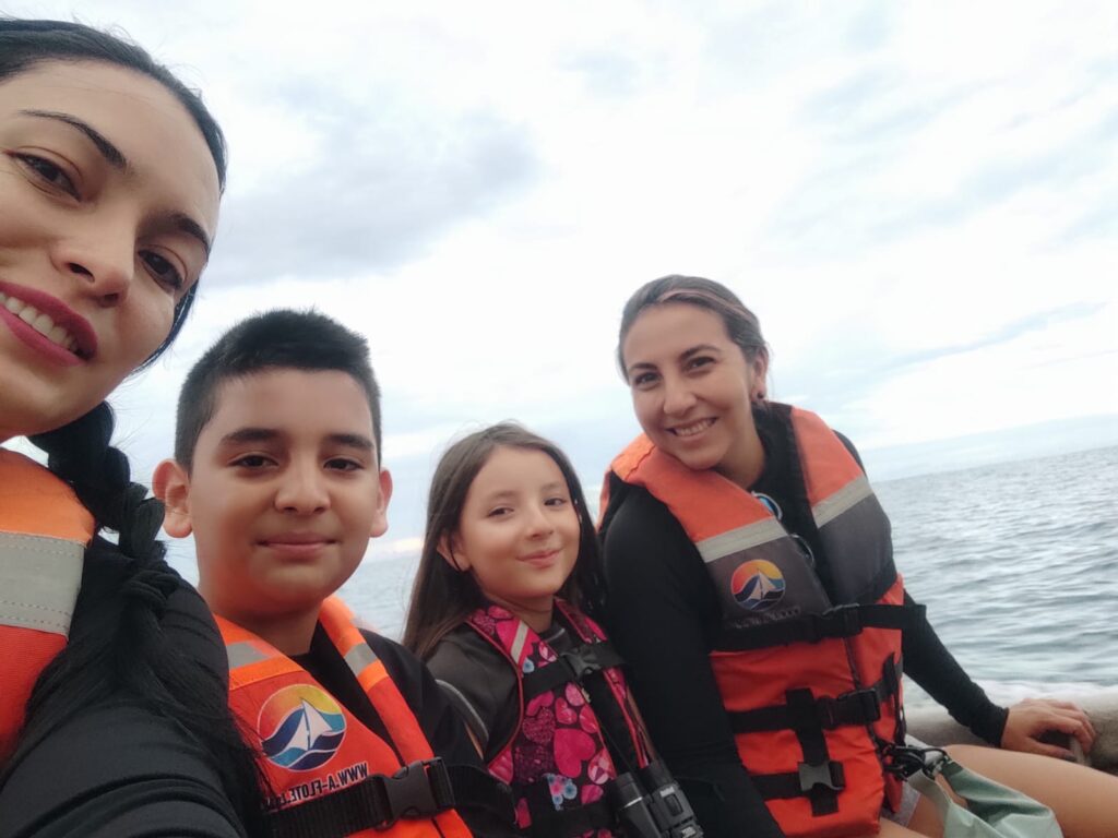 Avistamiento de Ballenas Liberación de tortugas